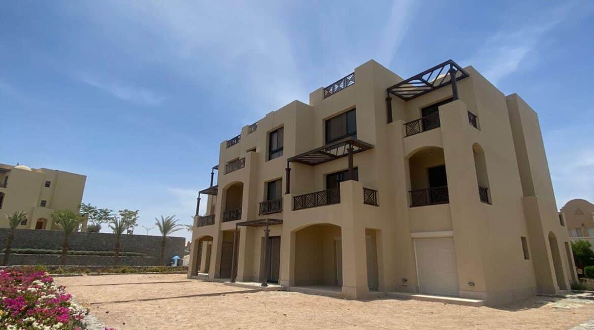 Penthous 3 bedrooms in makadi heights Ready to move